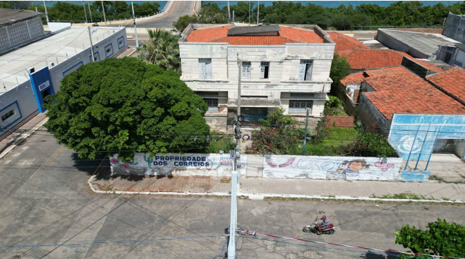 Prédio com terreno de 914,64 m² e construção de 368,13 m²