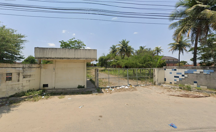 Prédio Comercial com área de terr. 13.133,50 m² - Centro